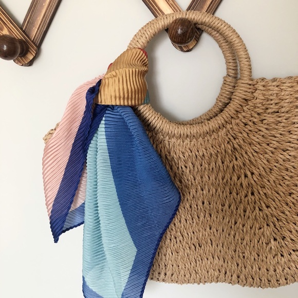 🔥3 FOR $20🔥Multicoloured Scarf - Picture 2 of 8